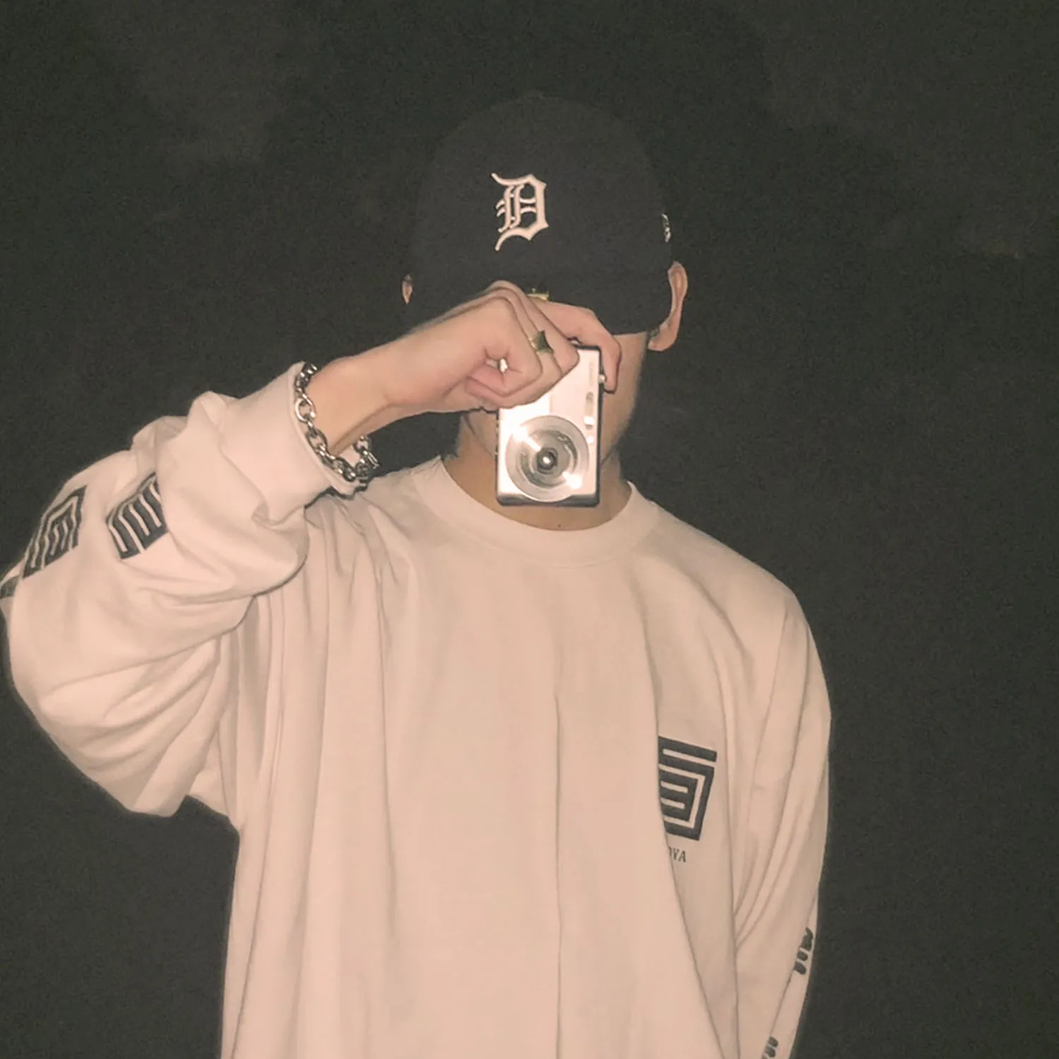 プロフィール